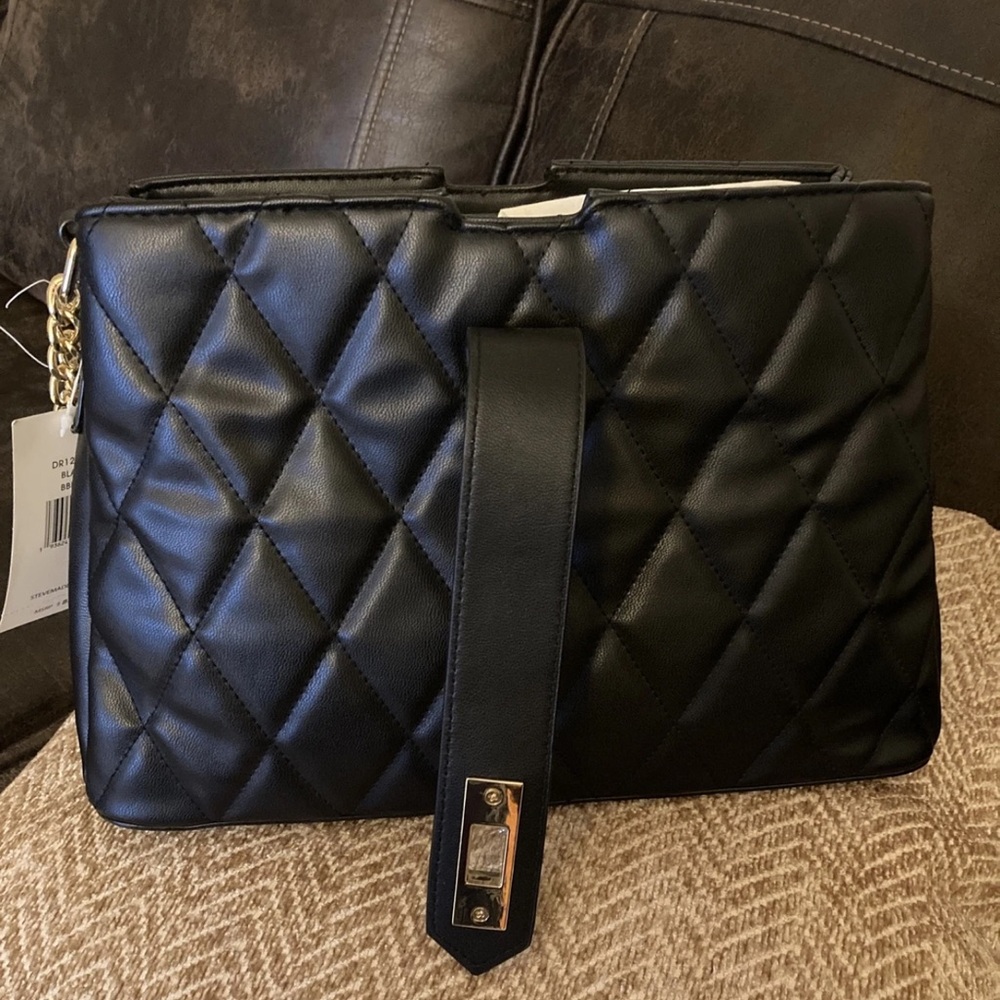 Steve Madden Black Quilted Crossbody Handbag w/ Gold Chain - Picture 12 of 14